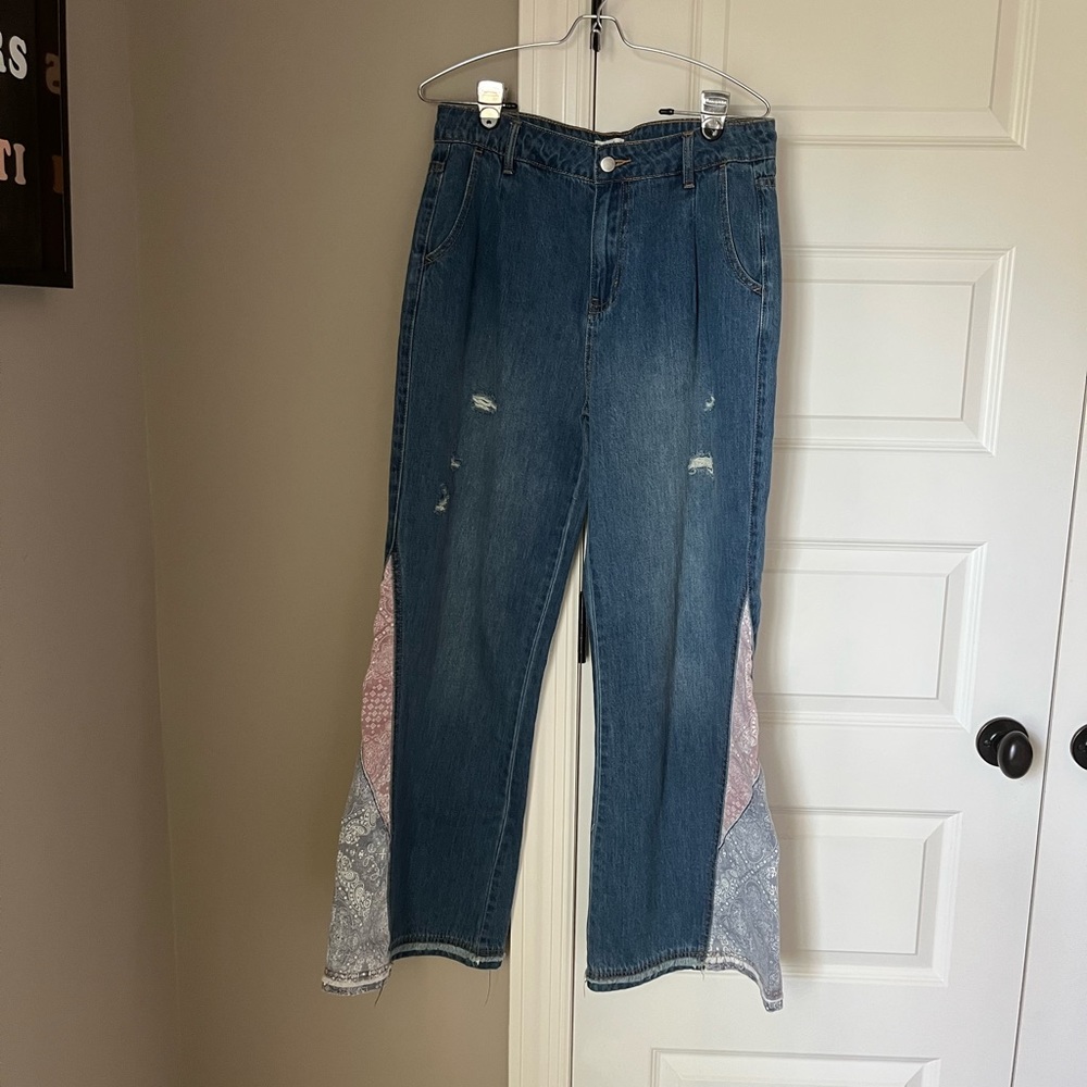 NWT Easel jeans flare size large